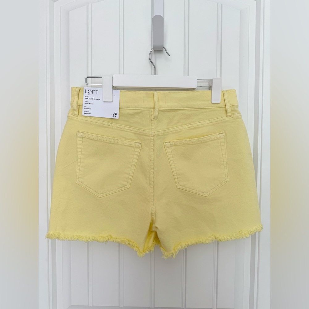 NWT LOFT The Cut Off Short High Rise Frayed Hem Summer Style - Yellow